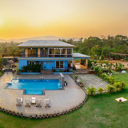 Stayvista'S Hillside Meadows - Mountainside Retreat With Farm View, Pool & Deck, Lawn & Gazebo Chinchavli Ngoại thất bức ảnh