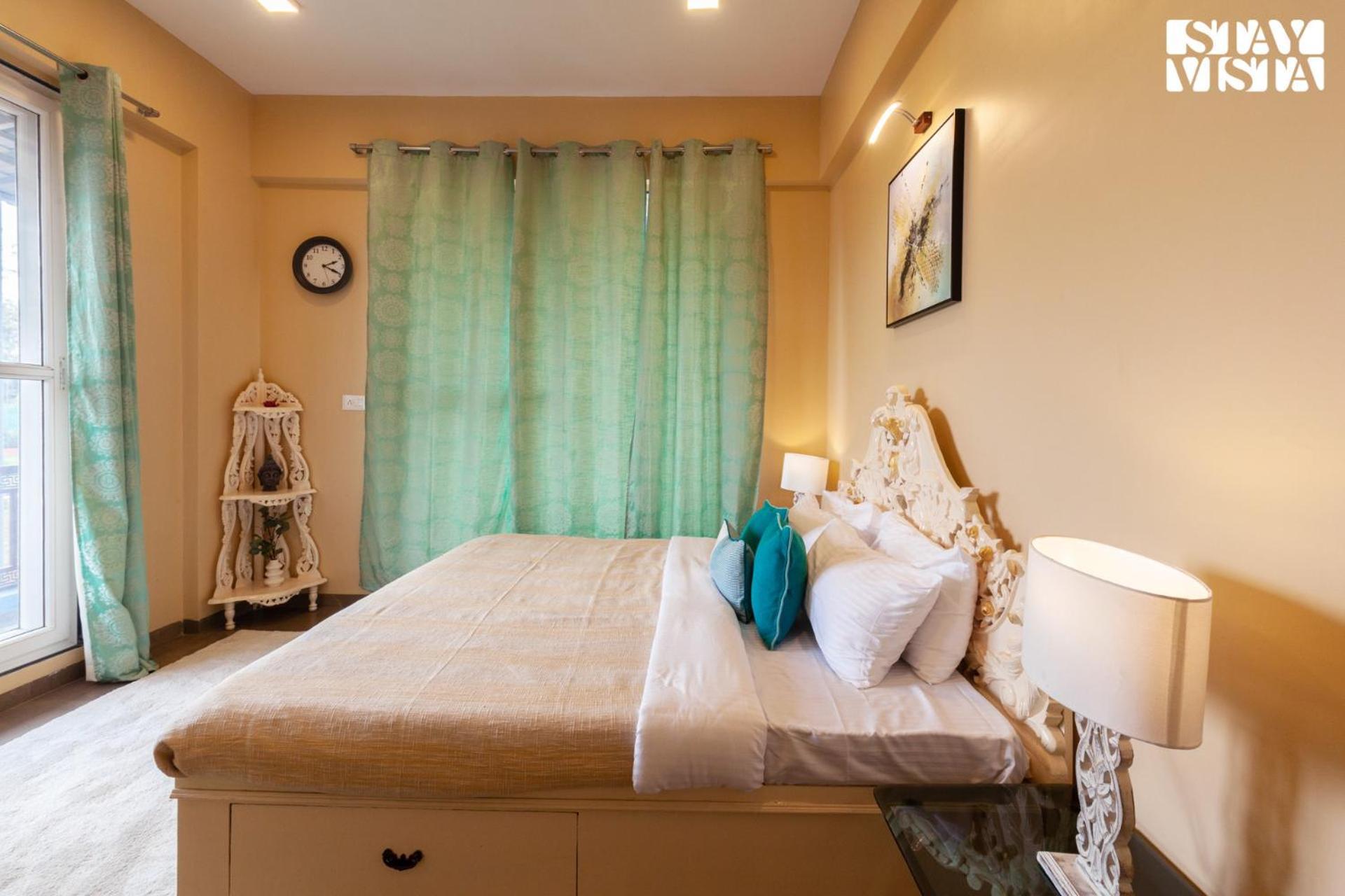 Stayvista'S Hillside Meadows - Mountainside Retreat With Farm View, Pool & Deck, Lawn & Gazebo Chinchavli Ngoại thất bức ảnh