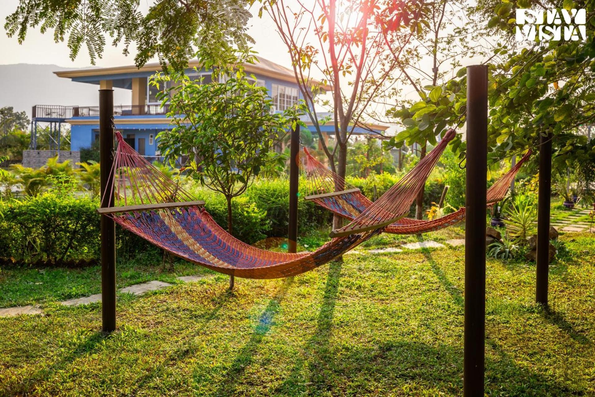 Stayvista'S Hillside Meadows - Mountainside Retreat With Farm View, Pool & Deck, Lawn & Gazebo Chinchavli Ngoại thất bức ảnh