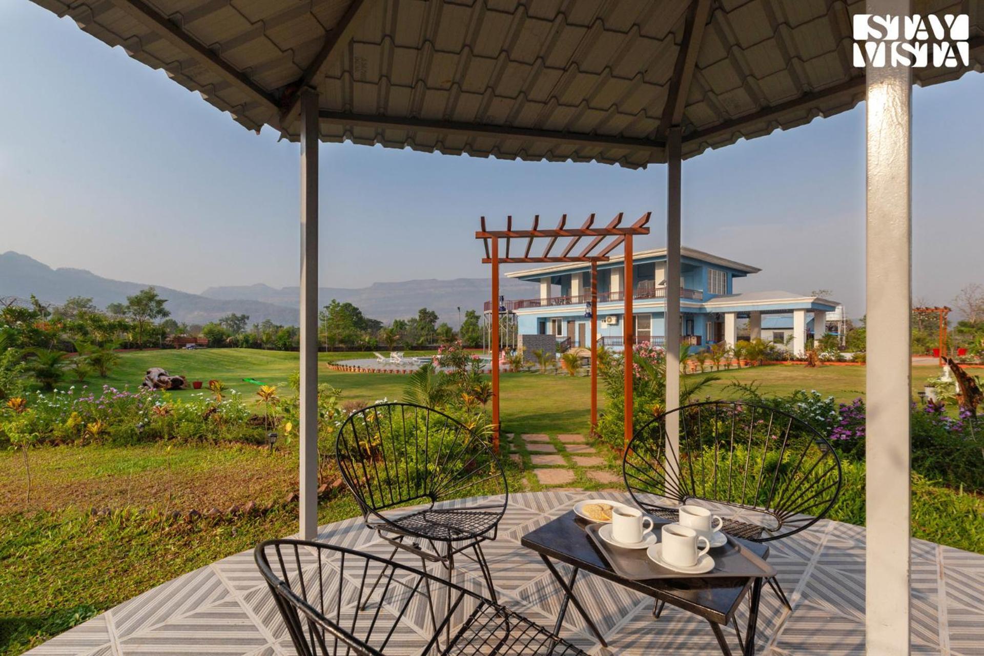 Stayvista'S Hillside Meadows - Mountainside Retreat With Farm View, Pool & Deck, Lawn & Gazebo Chinchavli Ngoại thất bức ảnh