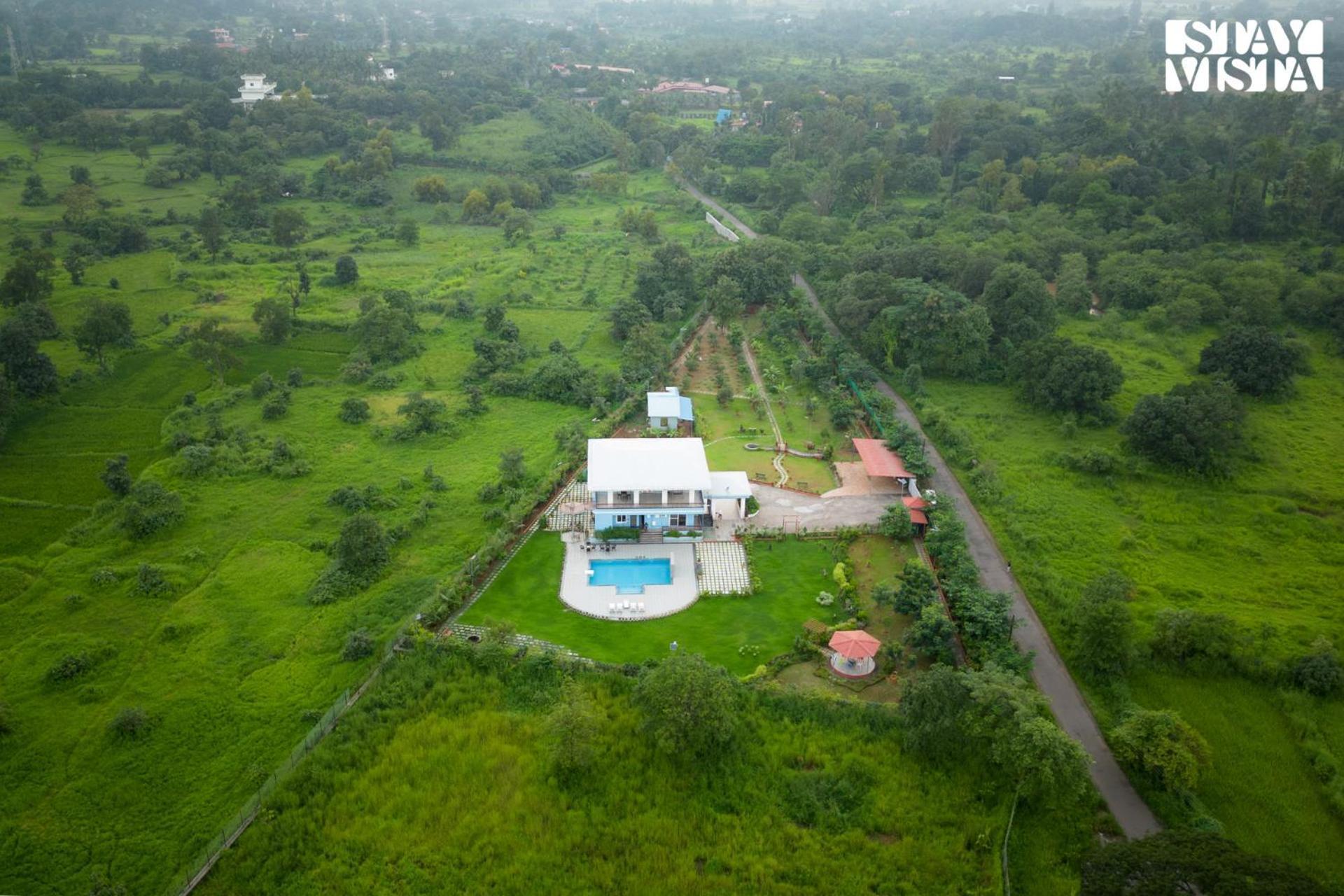Stayvista'S Hillside Meadows - Mountainside Retreat With Farm View, Pool & Deck, Lawn & Gazebo Chinchavli Ngoại thất bức ảnh