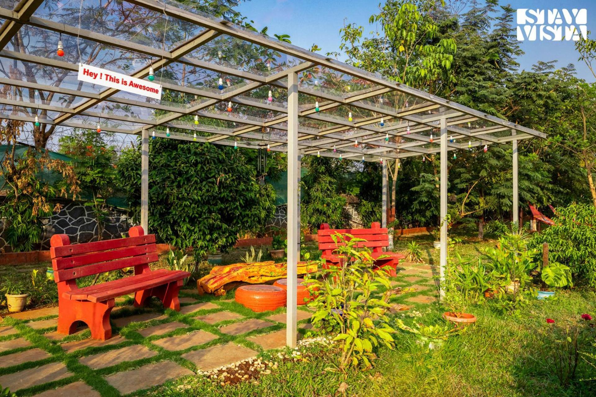 Stayvista'S Hillside Meadows - Mountainside Retreat With Farm View, Pool & Deck, Lawn & Gazebo Chinchavli Ngoại thất bức ảnh